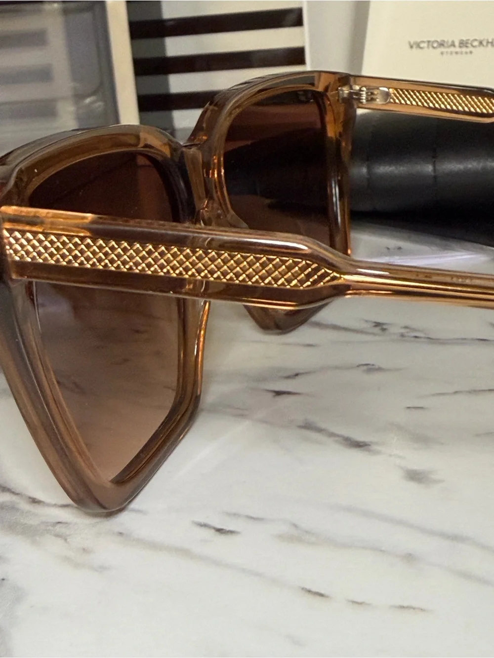 Victoria Beckham VB655S 203 Brown Oversized Sunglasses 58mm w/ Box Case